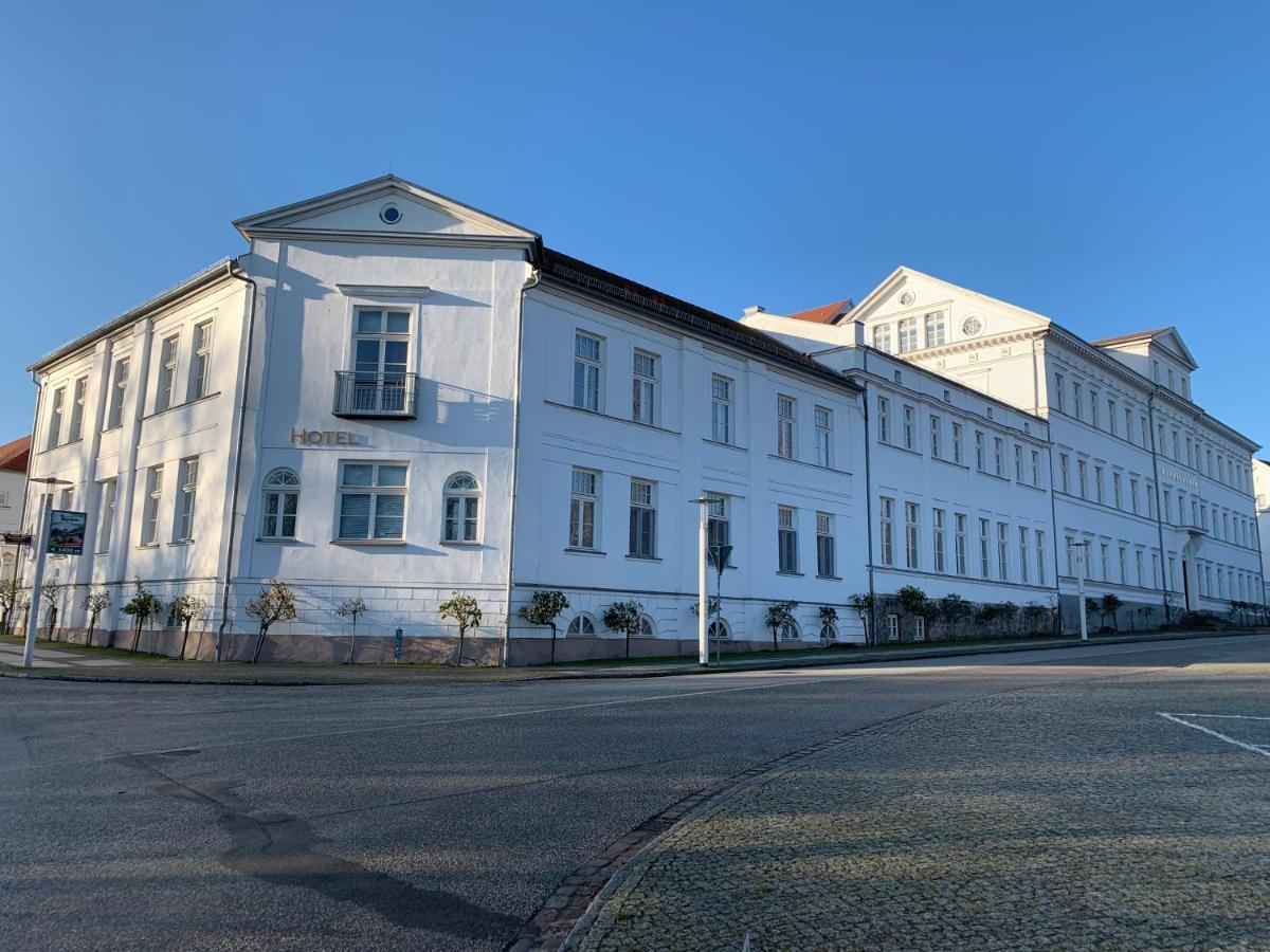 Parkhotel Putbus - Renoviert Seit Februar 2025 Εξωτερικό φωτογραφία